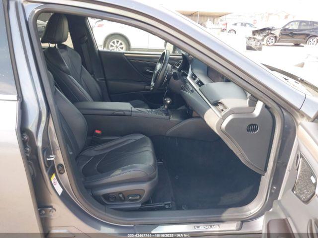 Lexus Es F Sport Image 3