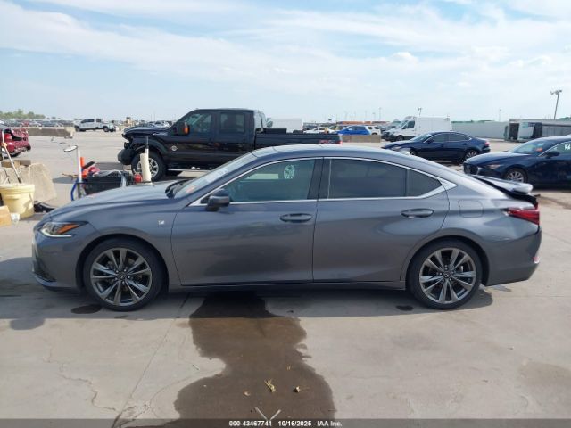 Lexus Es F Sport Image 15