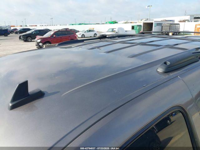 GMC Yukon Sle Image 7