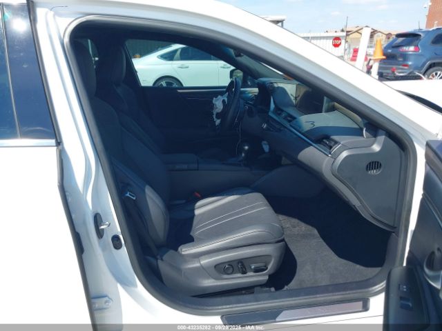 Lexus Es F Sport Image 4