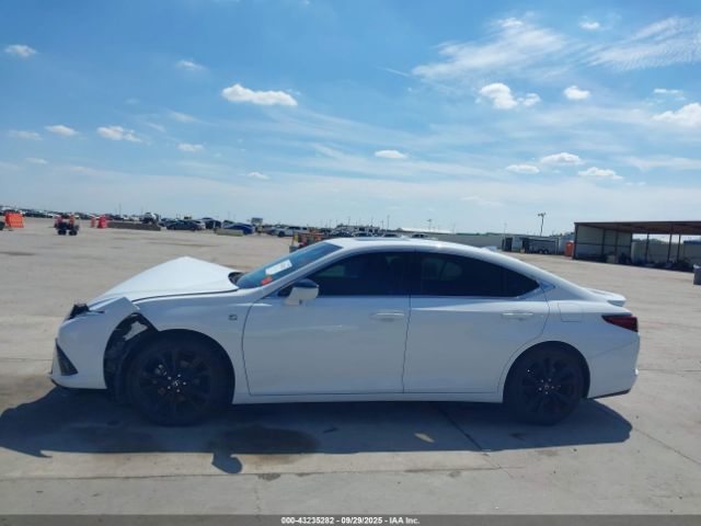 Lexus Es F Sport Image 13