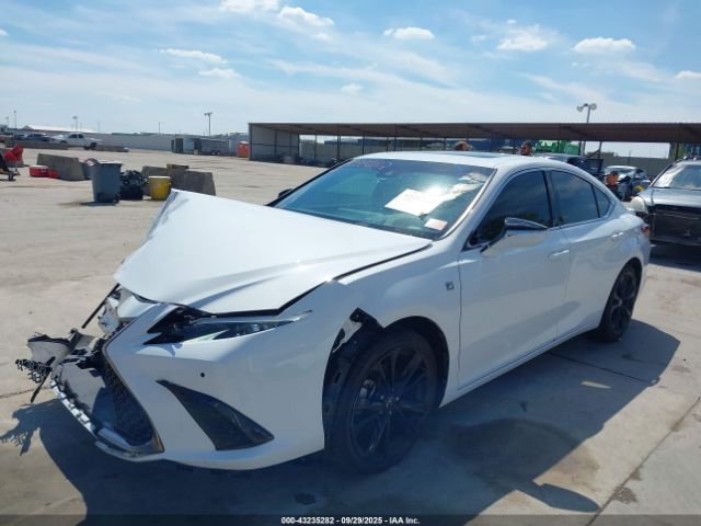 Lexus Es F Sport Image 17