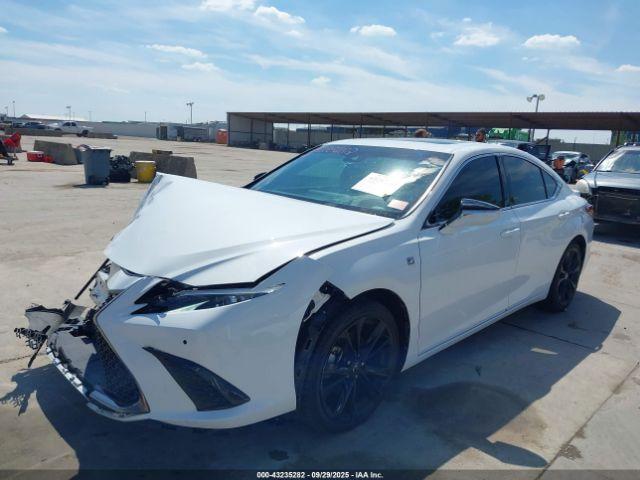 Lexus Es F Sport Image 17