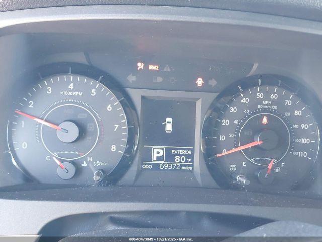 Toyota Sienna Le 8 Passenger Image 10