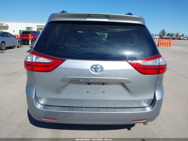Toyota Sienna Le 8 Passenger Image 15