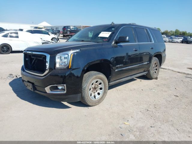 GMC Yukon Denali Image 14