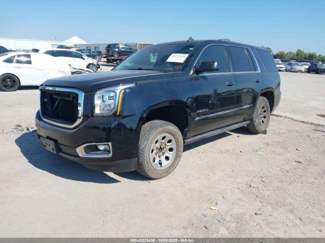 GMC Yukon Denali Image 14