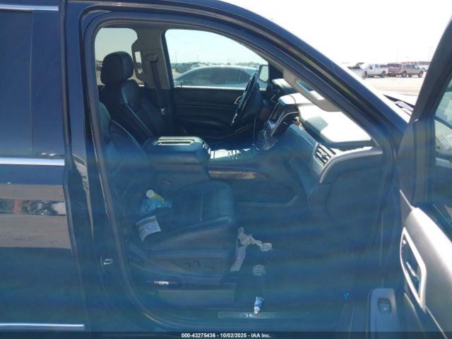 GMC Yukon Denali Image 15