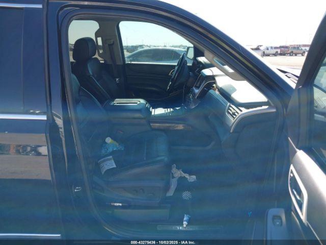 GMC Yukon Denali Image 15