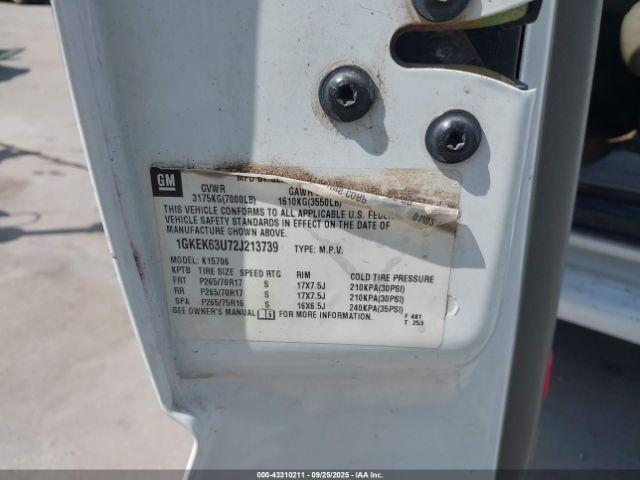 GMC Yukon Denali Image 10