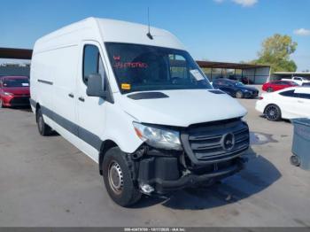  Salvage Mercedes-Benz Sprinter 2500
