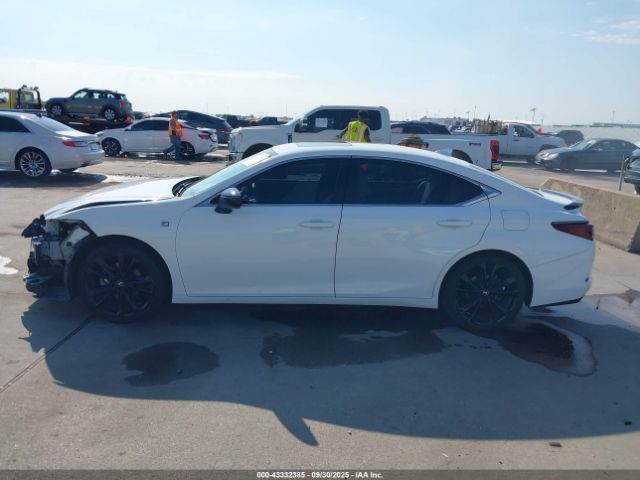 Lexus Es F Sport Image 16