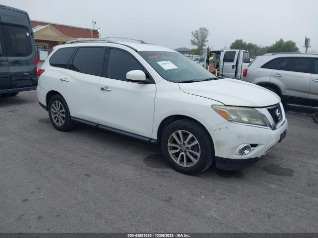 Nissan Pathfinder Image 1