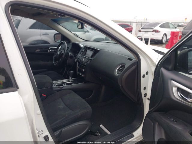 Nissan Pathfinder Image 8