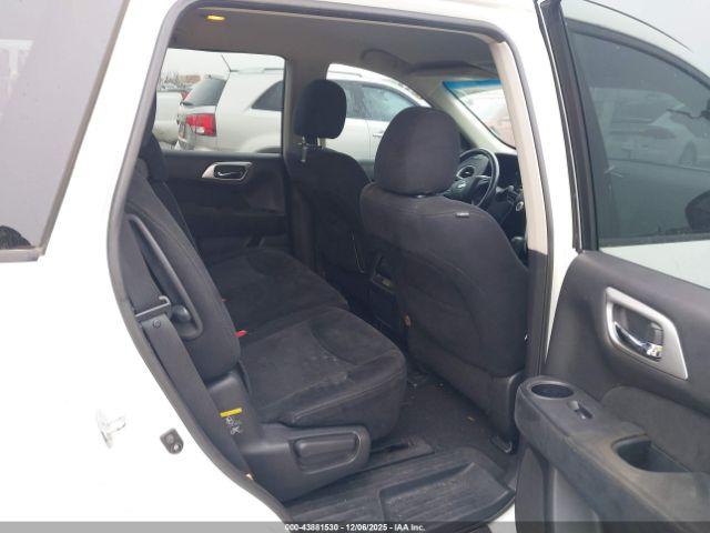 Nissan Pathfinder Image 4