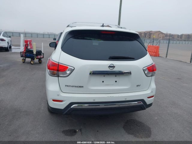 Nissan Pathfinder Image 15