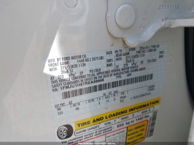 Ford Expedition Xlt Image 2