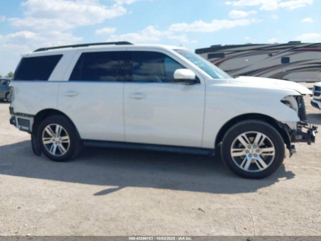 Ford Expedition Xlt Image 8