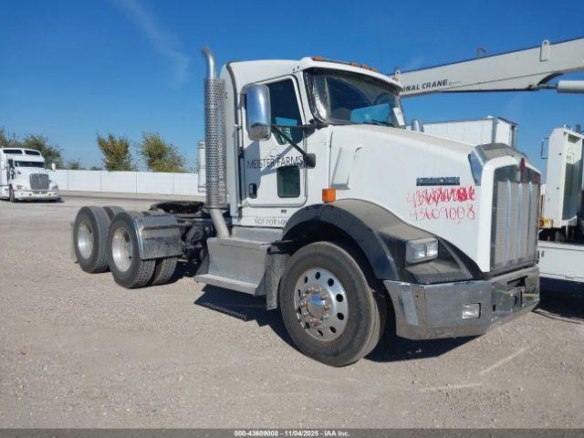  Salvage Kenworth Construction