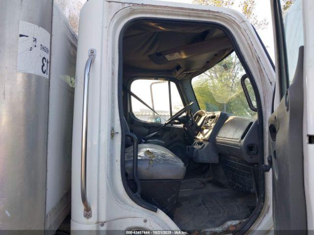 Freightliner M2 106 Medium Duty Image 6
