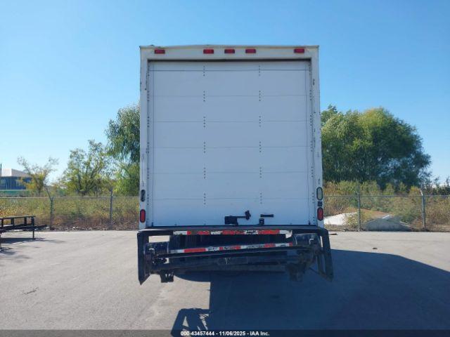 Freightliner M2 106 Medium Duty Image 15