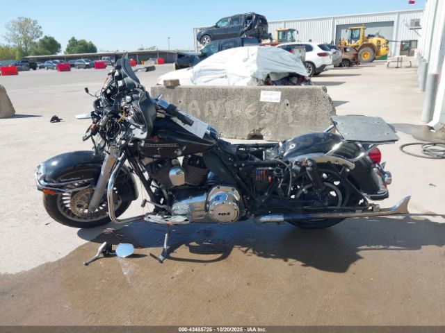 Harley-Davidson Flhtcu Ultra Classic Electra Gld Image 10