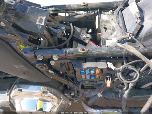 Harley-Davidson Flhtcu Ultra Classic Electra Gld Image 8