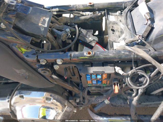 Harley-Davidson Flhtcu Ultra Classic Electra Gld Image 8