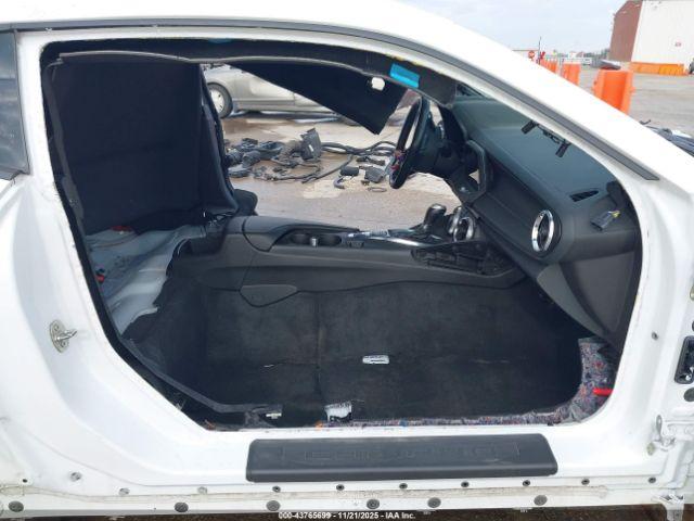 Chevrolet Camaro Rwd  1ss Image 4