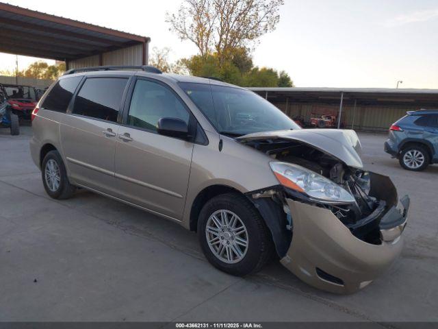  Salvage Toyota Sienna