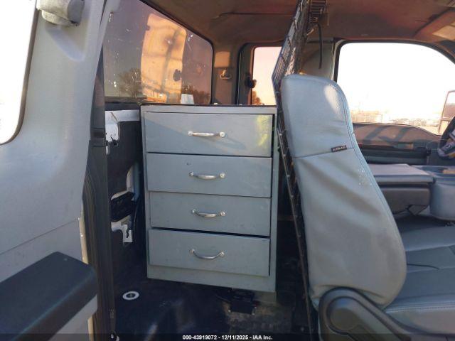 Ford F-250 Xl Image 6