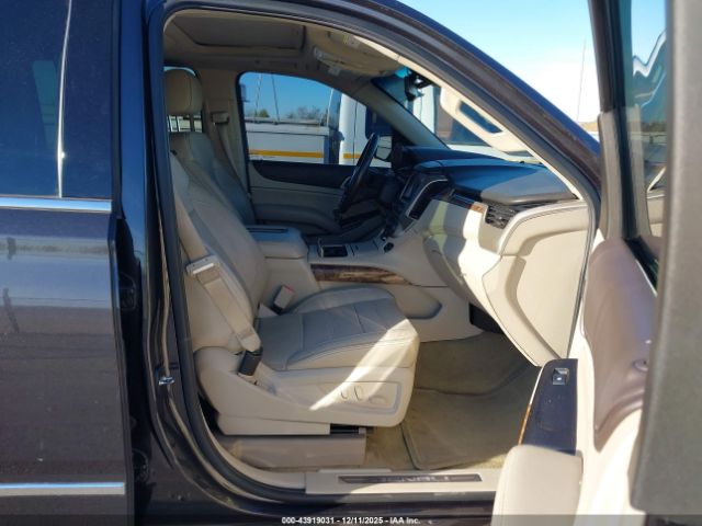 GMC Yukon Denali Image 10