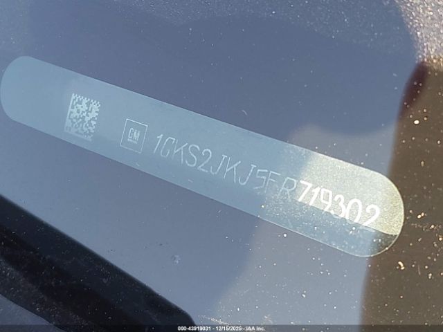 GMC Yukon Denali Image 2