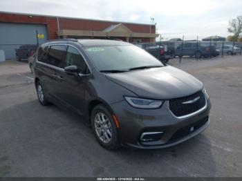  Salvage Chrysler Pacifica