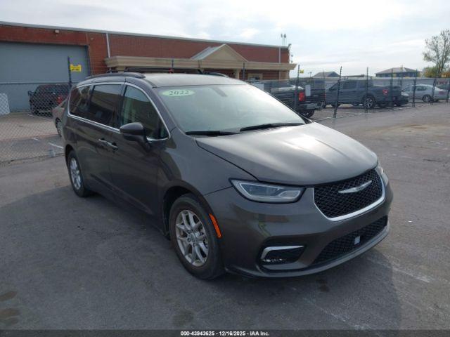  Salvage Chrysler Pacifica