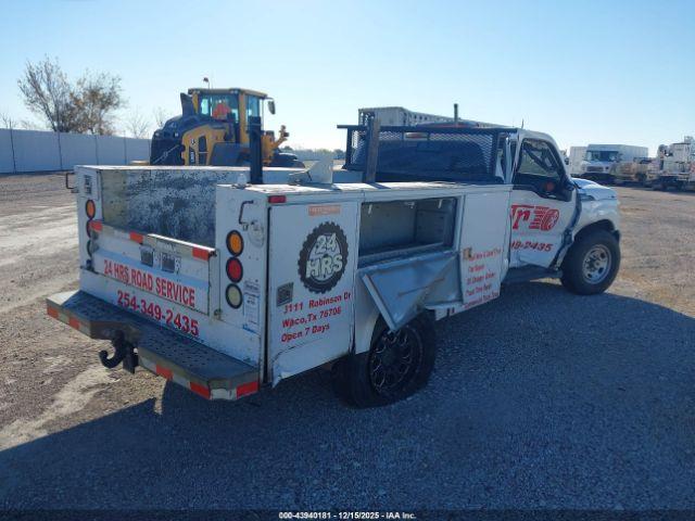 Ford F-350 Xl Image 3