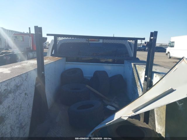 Ford F-350 Xl Image 12