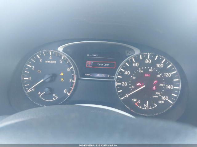 Nissan Pathfinder Sv Image 10