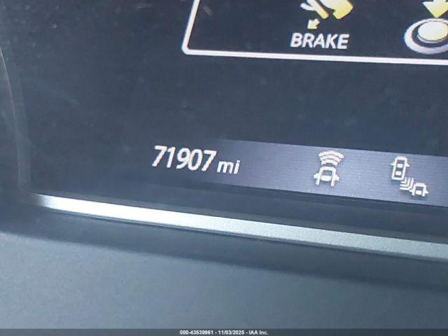 Nissan Pathfinder Sv Image 2