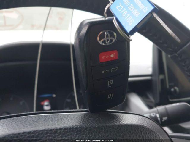 Toyota Corolla Hybrid Se Image 15