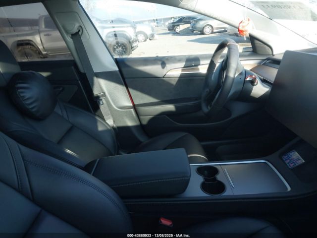 Tesla Model 3 Rear-wheel Drive Image 6