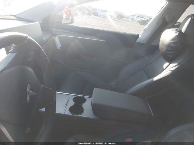 Tesla Model 3 Rear-wheel Drive Image 15