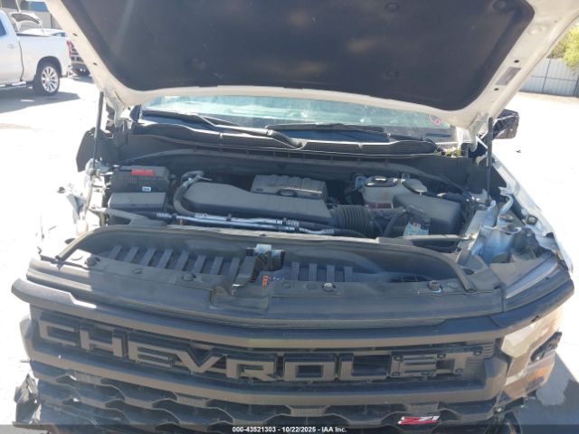 Chevrolet Silverado 1500 4wd  Short Bed Custom Trail Boss Image 9