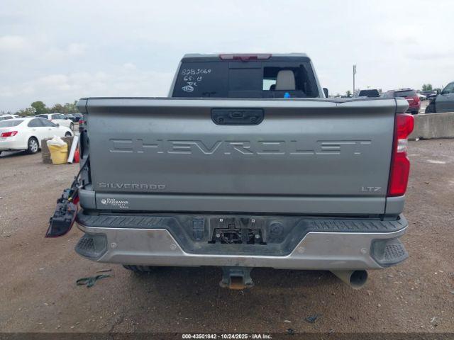 Chevrolet Silverado 2500 4wd  Standard Bed Ltz Image 14