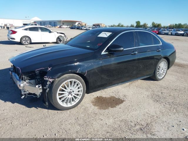 Mercedes-Benz E-Class Image 12