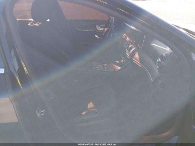 Mercedes-Benz E-Class Image 3