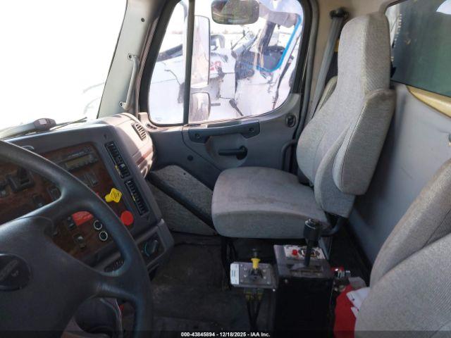 Freightliner M2 106 Medium Duty Image 15