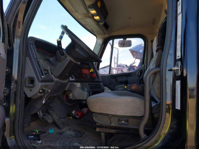 Freightliner M2 106 Medium Duty Image 4