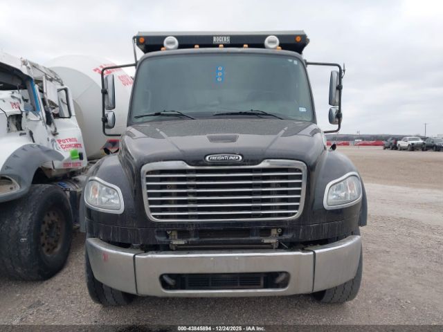 Freightliner M2 106 Medium Duty Image 2