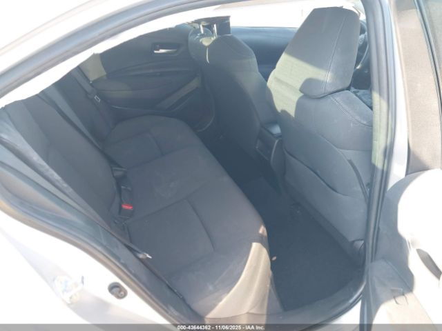 Toyota Corolla Le Image 10